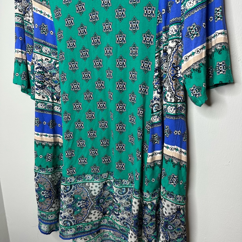 Chico's Bohemian Green And Blue Multi Print Top Size 2/Large - Picture 2 of 7